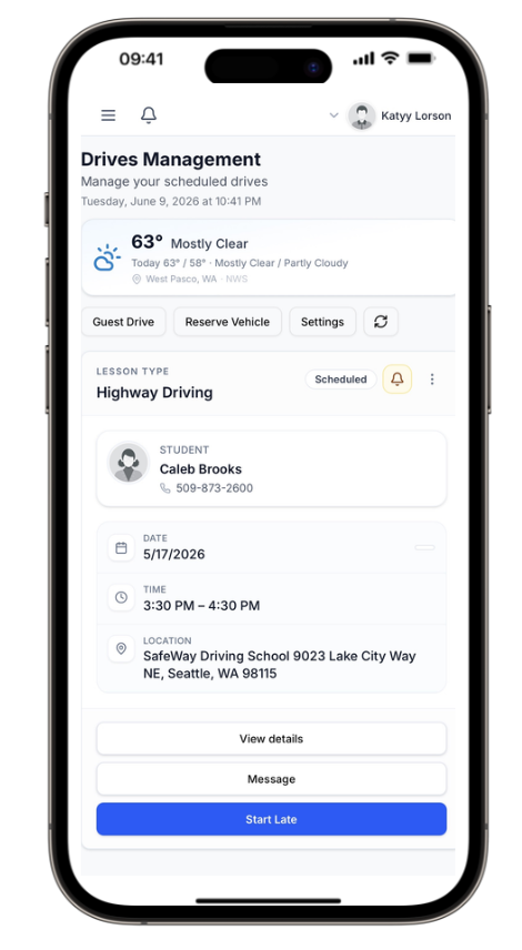 Instructor drives management screen with student details, schedule, and start drive actions